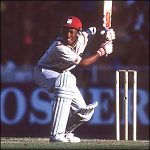 _41056632_larapose300